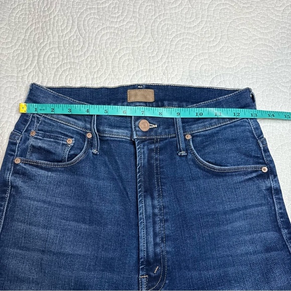 MOTHER Ankle Cropped Blue Jeans - Picture 12 of 13
